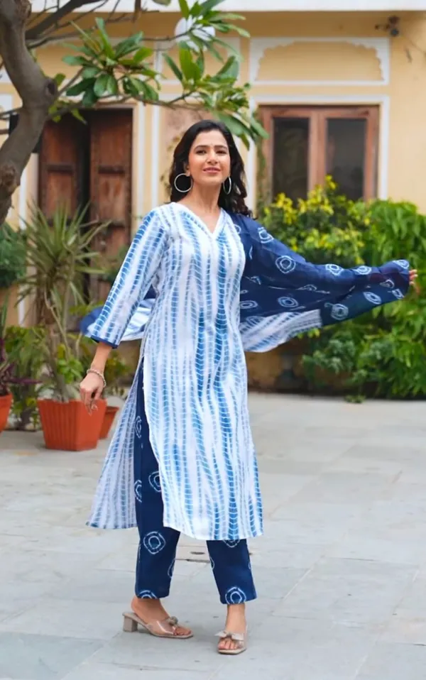 Everyday_Cotton_Blue_Straight_Suit_with_Printed_Trousers