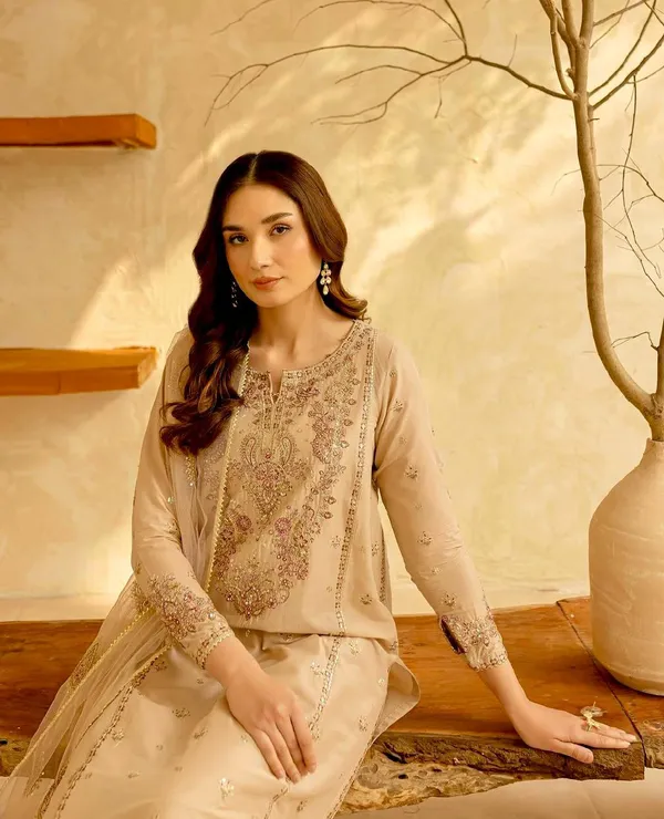 Noor-e-Zari_Handcrafted_Salwar:_"Noor"_(light)_perfectly_describes_the_way_the_embroidery_catches_the_glow_in_the_photo.