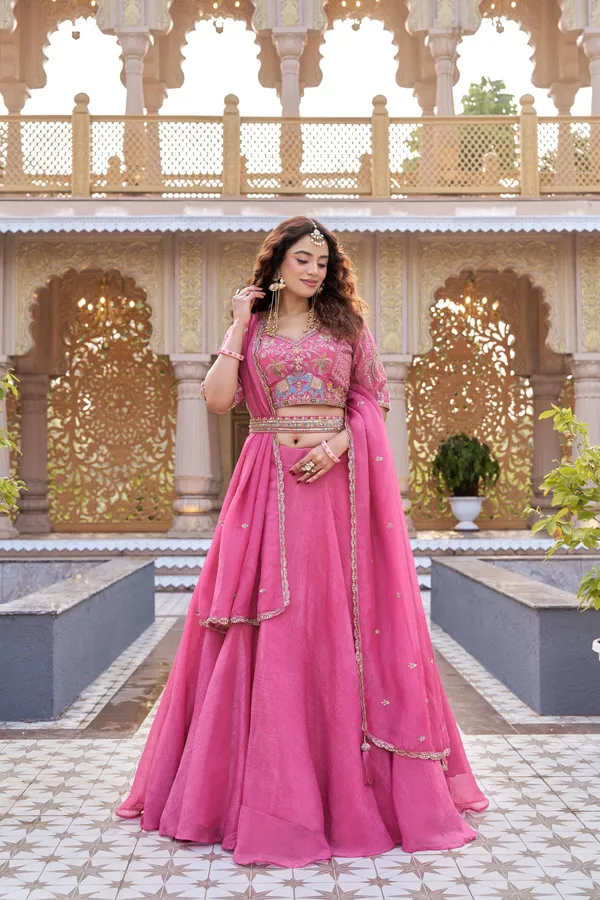 The_Gilded_Rose_Heritage:_An_Artisanal_Scalloped_Symphony_in_Blush_and_Gold.