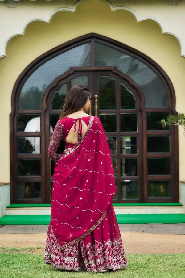 Scarlet_Heritage_Fusion:_Bandhani_Print_Tiered_Skirt_&_Embroidered_Shrug_Set