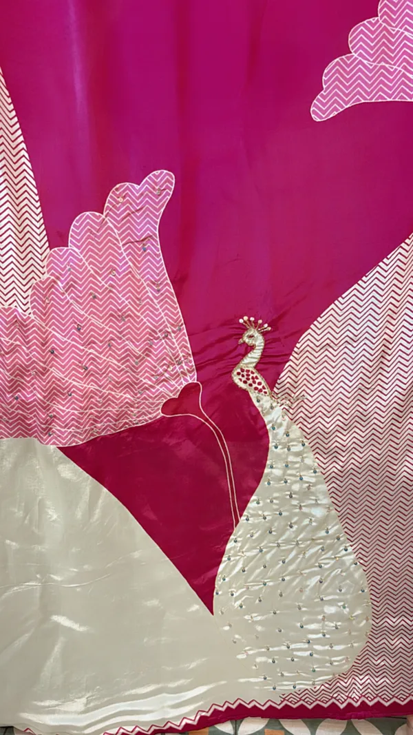 MagentaChinon_Suit_Set_with_Peacock_Motif_Embellishment
