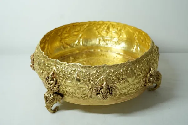 Ashtalakshmi_Design_Brass_Urli_Bowl_for_Home_Decor_Flower_Floating_Pooja_Decoration_|_Antique_Yellow_|_Height_10_cm_/_3.9_in_Diameter_24_cm_/_9.4_in_|_750_g