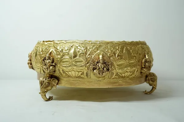 Ashtalakshmi_Design_Brass_Urli_Bowl_for_Home_Decor_Flower_Floating_Pooja_Decoration_|_Antique_Yellow_|_Height_10_cm_/_3.9_in_Diameter_24_cm_/_9.4_in_|_750_g