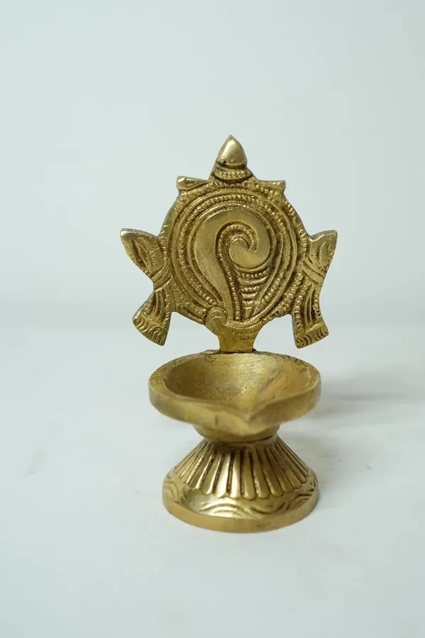 Rahadecor_Brass_Shankh_&_Chakra_Diya_Set_for_Pooja_-_Traditional_Gold_Finish_Oil_Lamps_(Pack_of_2)_-_11cm_Height