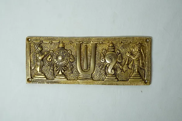 Rahadecor_Brass_Tirupati_Balaji_Shankh_Chakra_Namah_Wall_&_Door_Plate_-_Gold_Plated_Vastu_Symbol