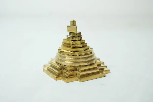 3D_Meru_Shri_Yantram_Pure_Brass_Sumeru_Shree_Yantra_for_Wealth_-_6cm