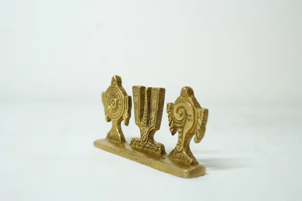 Brass_Shankh_Chakra_Namah_Idol_Set_Antique_Pack_of_3_-_Size_5cm