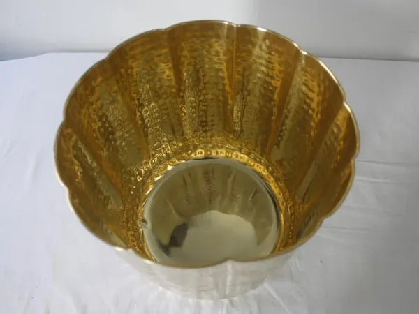 Hammered_Brass_Indoor_Planter_Golden_Table_Top_Floor_Pot_for_Living_Room_Balcony_Office_Home_Decor_Plants_Not_Included_Height_23_cm_Weight_1015_g