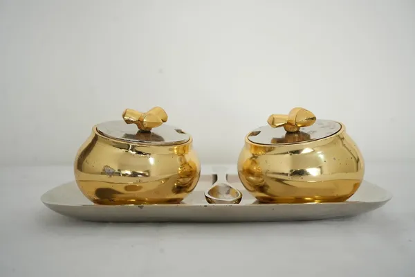 Golden_2_Bowl_With_Tray_And_Lid_For_Serving_Dry_Fruits_Snacks_Multipurpose_Gifting_Centerpiece_(H-8Cm,_L-27Cm,_W-14Cm,_1080G)