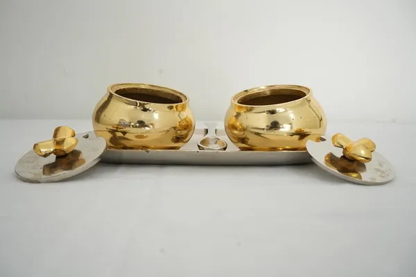 Golden_2_Bowl_With_Tray_And_Lid_For_Serving_Dry_Fruits_Snacks_Multipurpose_Gifting_Centerpiece_(H-8Cm,_L-27Cm,_W-14Cm,_1080G)