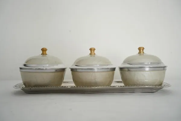 Golden_3_Bowl_Tray_With_Lid_For_Serving_Dry_Fruits_Snacks_Multipurpose_Gifting_Centerpiece_(H-11Cm,_L-30Cm,_W-15Cm,_1065G)