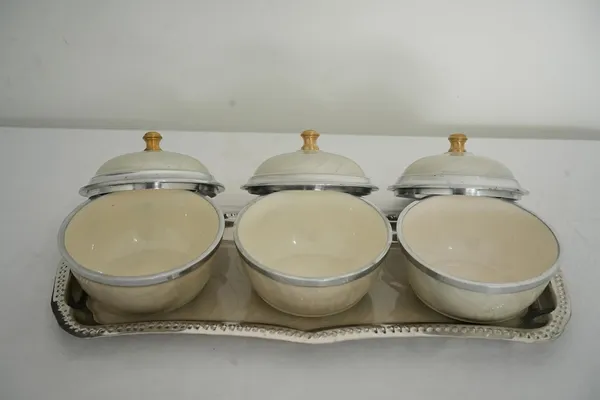Golden_3_Bowl_Tray_With_Lid_For_Serving_Dry_Fruits_Snacks_Multipurpose_Gifting_Centerpiece_(H-11Cm,_L-30Cm,_W-15Cm,_1065G)