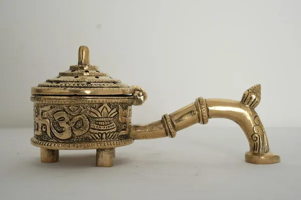 Golden_Brass_Dhuna_Loban_Burner_Dhoop_Dani_Incense_Burner_-_0.790_Kg_-_H_8.5_Cm,_L_17.5_Cm,_B_7.2_Cm_-_Home_Purifying_Dhupiya_Loban_Burner