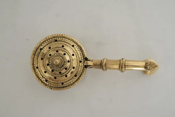 Golden_Brass_Dhuna_Loban_Burner_Dhoop_Dani_Incense_Burner_-_0.790_Kg_-_H_8.5_Cm,_L_17.5_Cm,_B_7.2_Cm_-_Home_Purifying_Dhupiya_Loban_Burner