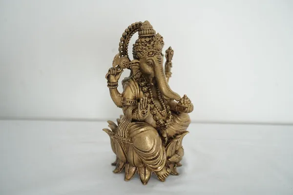 Golden_Brass_Ganesha_I_Fine_Carving_Ganpati_I_Charbhuja_I_Home_Decor_I_Gifting_In_Living_Room_1.195_Kg_-_H_17.50_Cm,_L_8.50_Cm,_B_8_Cm_I_Hindu_God_Idol