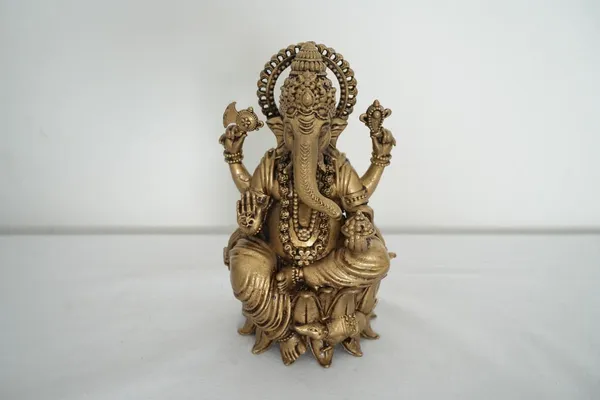 Golden_Brass_Ganesha_I_Fine_Carving_Ganpati_I_Charbhuja_I_Home_Decor_I_Gifting_In_Living_Room_1.195_Kg_-_H_17.50_Cm,_L_8.50_Cm,_B_8_Cm_I_Hindu_God_Idol