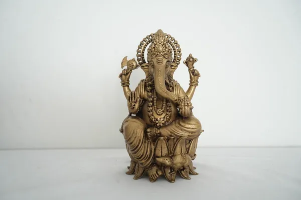 Golden_Brass_Ganesha_I_Fine_Carving_Ganpati_I_Charbhuja_I_Home_Decor_I_Gifting_In_Living_Room_1.195_Kg_-_H_17.50_Cm,_L_8.50_Cm,_B_8_Cm_I_Hindu_God_Idol