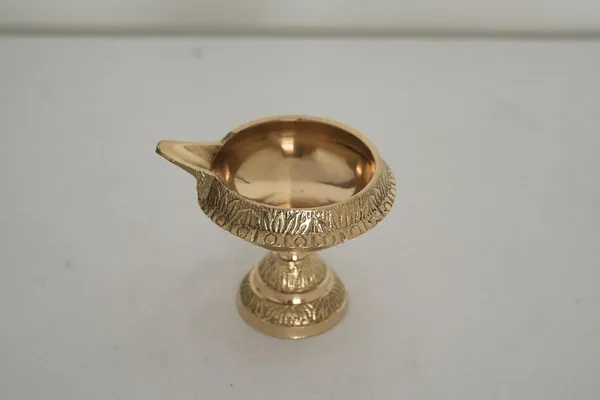 Golden_Traditional_Brass_Kuber_Diya_For_Puja_-_0.100_Kg_-_D_6_Cm,_H_5.9_Cm_-_Pooja_Aarti_Oil_Lamp_Deepam_Home_Temple_Articles_Decor_Gift_Kuber_Stand