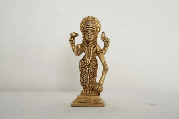 Golden_Brass_Vishnu_Ji_Standing_Murti_-_0.275_Kg_-_H_11_Cm,_L_4_Cm,_B_3.5_Cm_-_Lord_Vishnu_Bhagwan_Idol_Venkatesh_Statue_For_Lakshmi_Narayan_Temple_Office_Diwali_Pooja