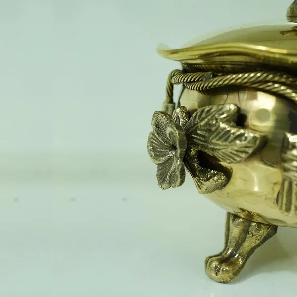 Golden_Pure_Brass_Ribbon_Bow_Design_Polished_Handi/Casserole_With_Designer_Lid_And_3_Legs,_Serveware,_Volume_-_250Ml