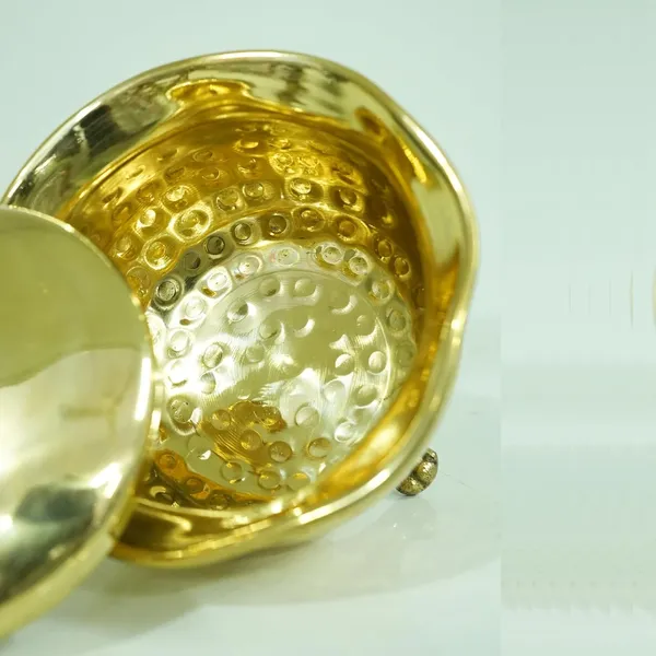 Golden_Pure_Brass_Ribbon_Bow_Design_Polished_Handi/Casserole_With_Designer_Lid_And_3_Legs,_Serveware,_Volume_-_250Ml