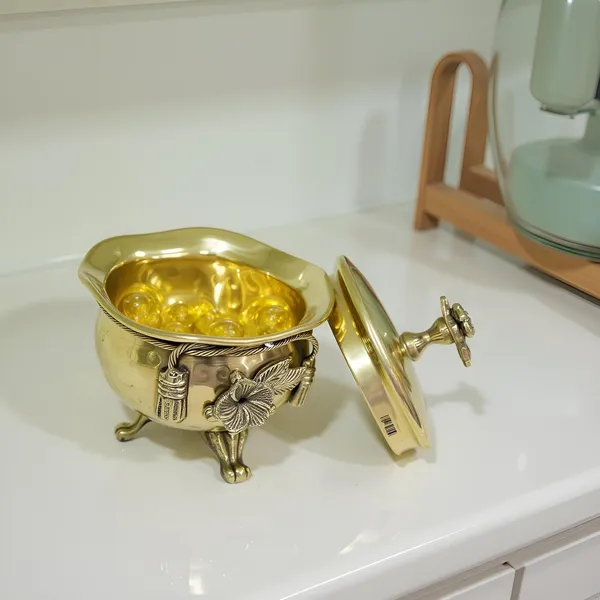 Golden_Pure_Brass_Ribbon_Bow_Design_Polished_Handi/Casserole_With_Designer_Lid_And_3_Legs,_Serveware,_Volume_-_250Ml