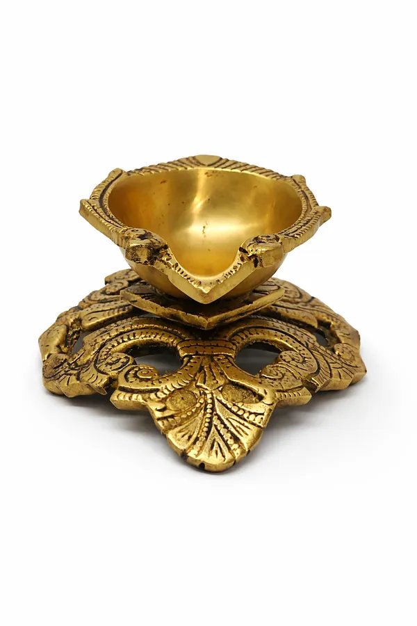 Brass_Diya_with_Royal_Floral_Carved_Base_||_Height:_5.5_cm,__Length:_12_cm,__Width:__12_cm_,_Weight:_430_g