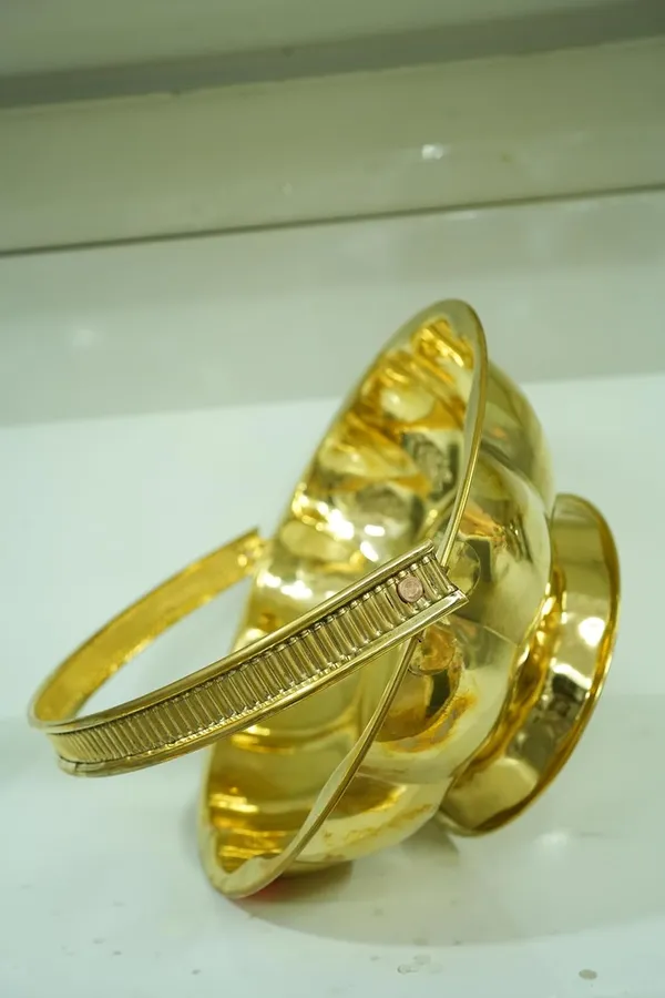 Golden_Traditional_Handcrafted_Brass_Flower_Basket_For_Pooja,_Worship_Brass_Basket_H-10cm_,L-25cm_Weight-340gram