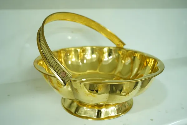 Golden_Traditional_Handcrafted_Brass_Flower_Basket_For_Pooja,_Worship_Brass_Basket_H-10cm_,L-25cm_Weight-340gram
