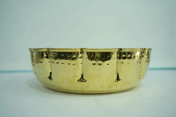 Golden_Handcrafted_Brass_Urli_Bowl_With_Hammered_Floral_Rim_Decorative_Traditional_Bowl_For_Floating_Flowers,_Candles_&_Festive_Home_Dã©Cor_11_Cm_Diameter