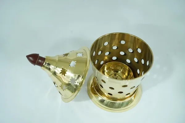Golden_Brass_Diya_With_Lid,_Brass_Oil_Lamp_For_Puja_&_Festivals,_Decorative_Deepak_For_Home_Temple_&_Diwali_Gift