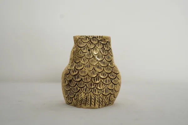 Golden_Brass_Vastu_Owl_Statue_For_Good_Luck_-_0.265_Kg_-_H_6.10_Cm,_L_6_Cm,_B_5_Cm_-_Home_Decor