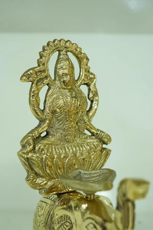 Golden_Brass_Mahalaxmi_On_Elephant_Idol_Lakshmi_Statue_For_Wealth,_Prosperity_&_Good_Luck_Hindu_Pooja_Mandir_Decor_For_Home,_Office,_Shop_&_Gifting