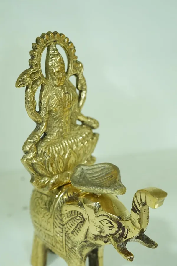 Golden_Brass_Mahalaxmi_On_Elephant_Idol_Lakshmi_Statue_For_Wealth,_Prosperity_&_Good_Luck_Hindu_Pooja_Mandir_Decor_For_Home,_Office,_Shop_&_Gifting