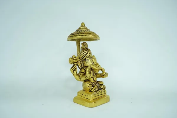 Golden_Ganesha_Brass_Statue_Idol_With_Chatri,_Religious_Figurine,_Traditional_Style,_Brass_Material,_For_Home_Temple_Decor_&_Gifting,_12Cm_Height_X_5Cm_Width