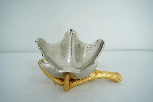 Golden_Metal_Hand_Bowl,_Decorative_Serving_Tray,_Multipurpose_Fruit_And_Snack_Bowl,_26Cm_Length,_10Cm_Height,_1090G