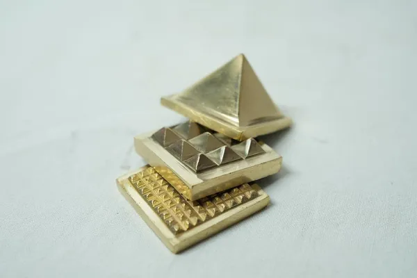 214-PYRAMID-84G