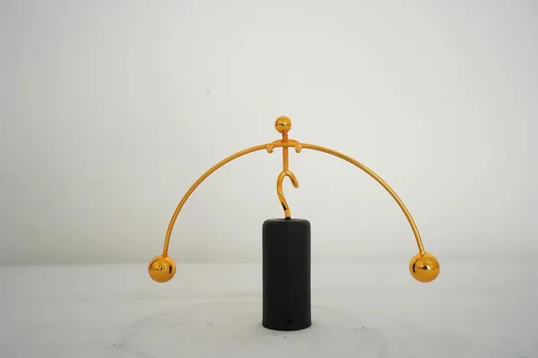 Black_&_Gold_Mini_Brass_Lady_Circus_Balance_Figurine_Showpiece