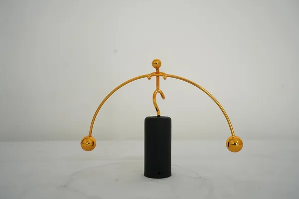 Black_&_Gold_Mini_Brass_Lady_Circus_Balance_Figurine_Showpiece