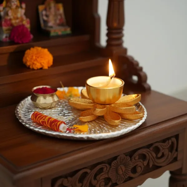 Golden_Leaf_Meena_Deepak_Brass_Tealight_Candle_Holder_315G