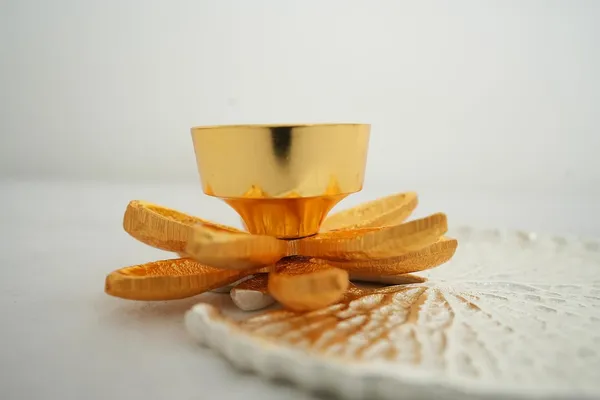 Golden_Leaf_Meena_Deepak_Brass_Tealight_Candle_Holder_315G