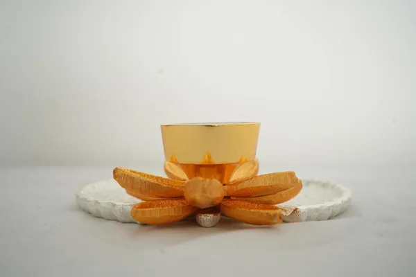 Golden_Leaf_Meena_Deepak_Brass_Tealight_Candle_Holder_315G