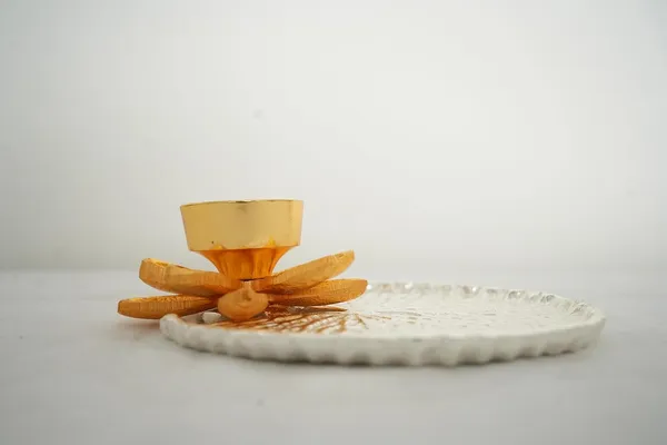 Golden_Leaf_Meena_Deepak_Brass_Tealight_Candle_Holder_315G