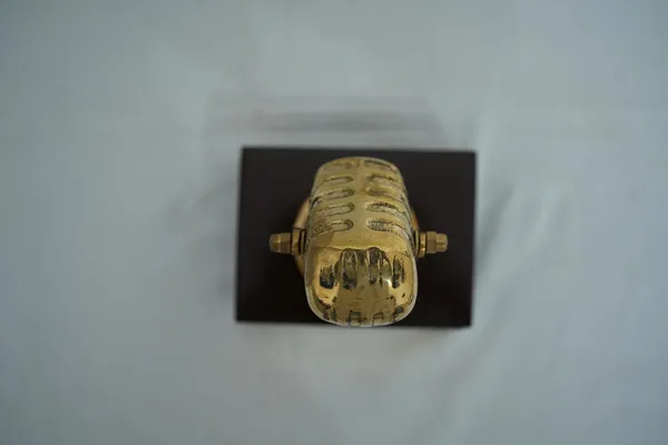 Golden_Brass_Microphone_Dummy_Decorative_Showpiece_With_Wooden_Base
