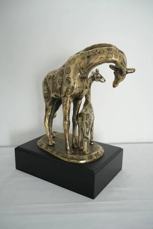 Golden_Antique_Metal_Giraffe_Animal_Statue_Pair_-_Sculpture_For_Home_Office_Cafe_Hotel_Decor_-_2.435_Kg_-_H_34_Cm,_L_24_Cm,_B_17_Cm_-_Decorative_Gift_Item
