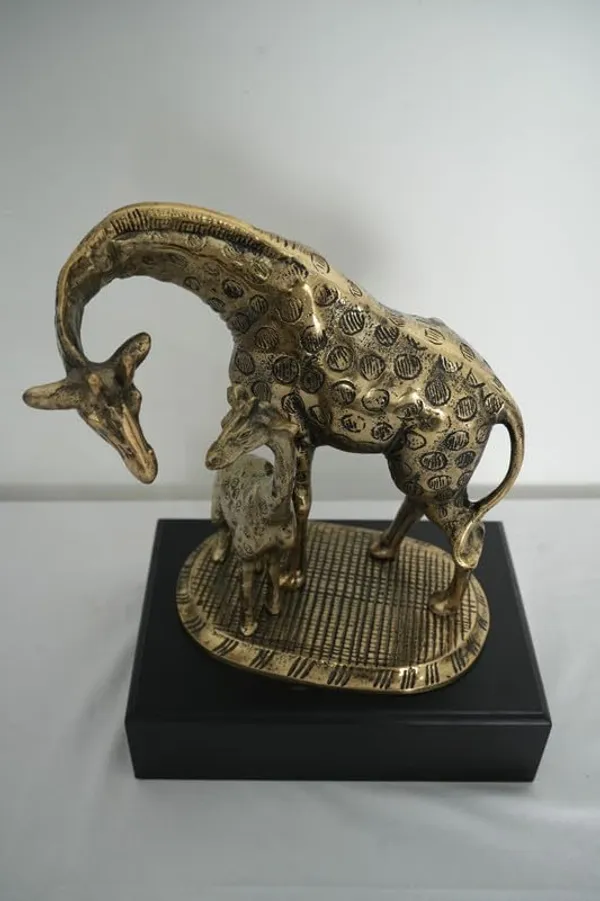 Golden_Antique_Metal_Giraffe_Animal_Statue_Pair_-_Sculpture_For_Home_Office_Cafe_Hotel_Decor_-_2.435_Kg_-_H_34_Cm,_L_24_Cm,_B_17_Cm_-_Decorative_Gift_Item