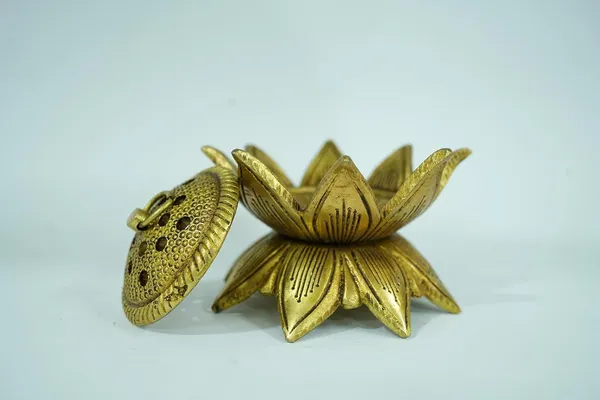 Golden_Lotus_Brass_Loban_Burner_Dhoop_Holder,_Incense_Burner,_Sambrani_Dani_&_Candle_Lantern_Traditional_Pooja_Item_For_Mandir,_Meditation_&_Home_Decor_Antique_Finish,_760G,_10Cm_Dia