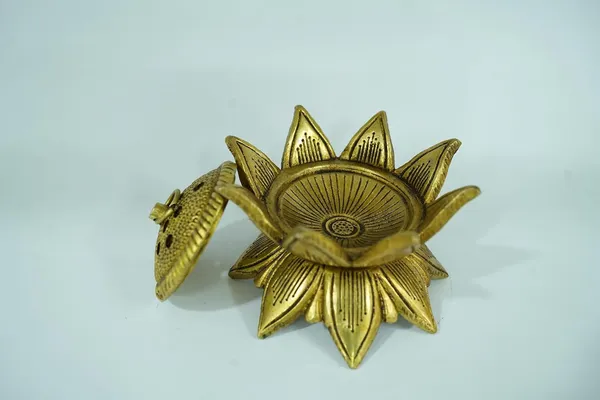 Golden_Lotus_Brass_Loban_Burner_Dhoop_Holder,_Incense_Burner,_Sambrani_Dani_&_Candle_Lantern_Traditional_Pooja_Item_For_Mandir,_Meditation_&_Home_Decor_Antique_Finish,_760G,_10Cm_Dia