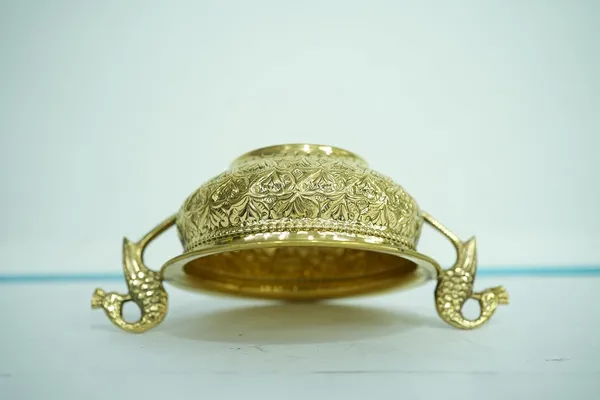 Golden_Brass_Urli_With_Peacock_Handles_Handcrafted_Embossed_Decorative_Bowl_For_Home_Decor,_Mandir,_Pooja_Room,_Weddings_&_Festive_Decoration_23Cm_Width,_6.5Cm_Height,_365G