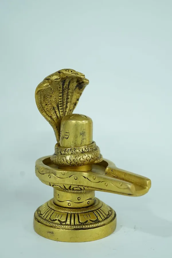 Golden_Handcrafted_Brass_Shivling_With_Snake_Idol_Lord_Shiva_Lingam_For_Pooja_&_Home_Decor_||_540g